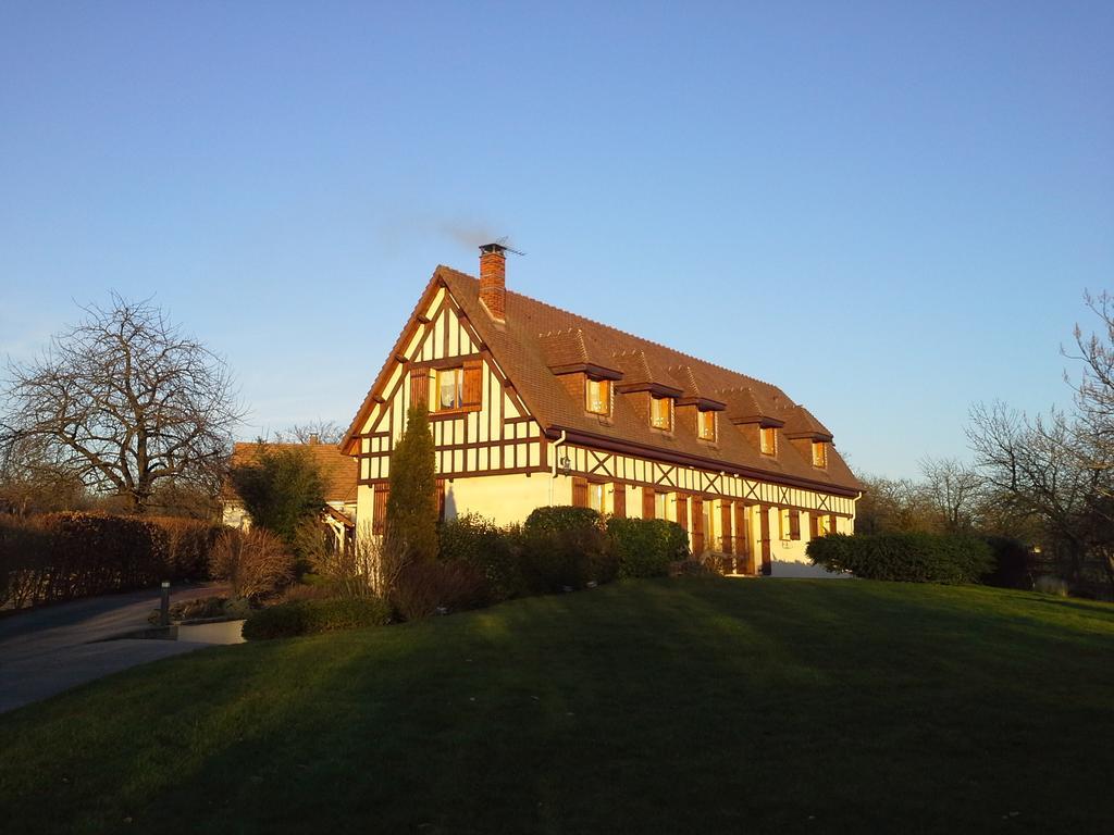 Chambres D'Hotes Au Temps Des Cerises Jumieges Exterior photo