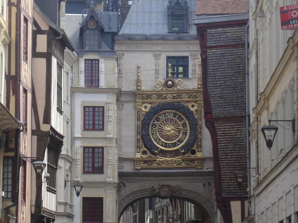 Chambres D'Hotes Au Temps Des Cerises Jumieges Exterior photo